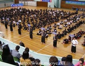 1999년 경남 화랑본국검대제전 개최(마산실내체육관)경남지역 선수들 집결 모습